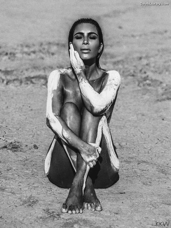 Kim Kardashian photo 1 of 4170