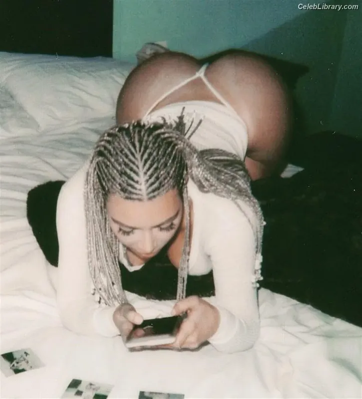 Kim Kardashian photo 4 of 4170