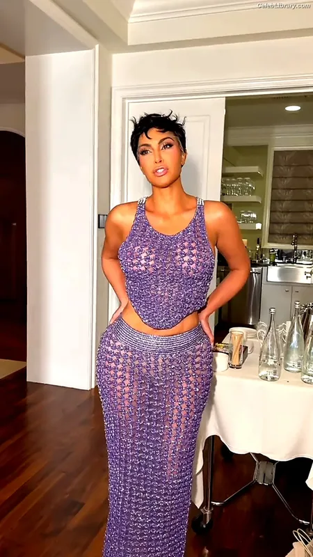 Kim Kardashian photo 3 of 4170