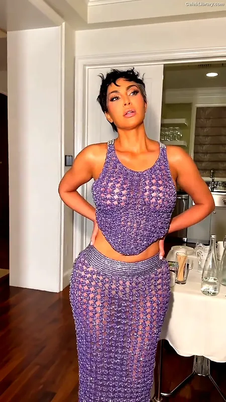 Kim Kardashian photo 5 of 4170