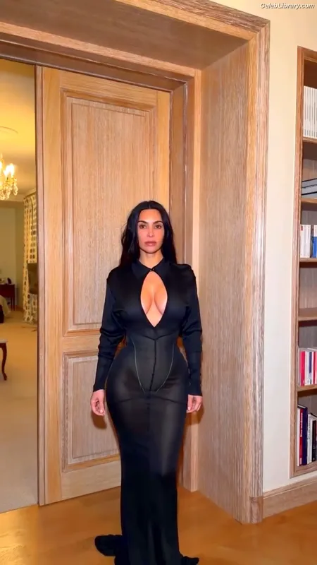 Kim Kardashian photo 1 of 4170