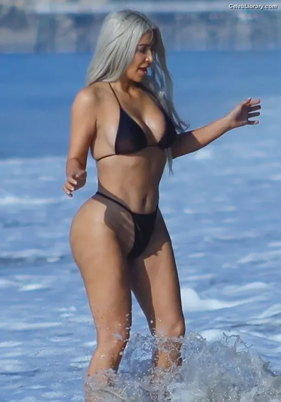 Kim Kardashian photo 6 of 4170