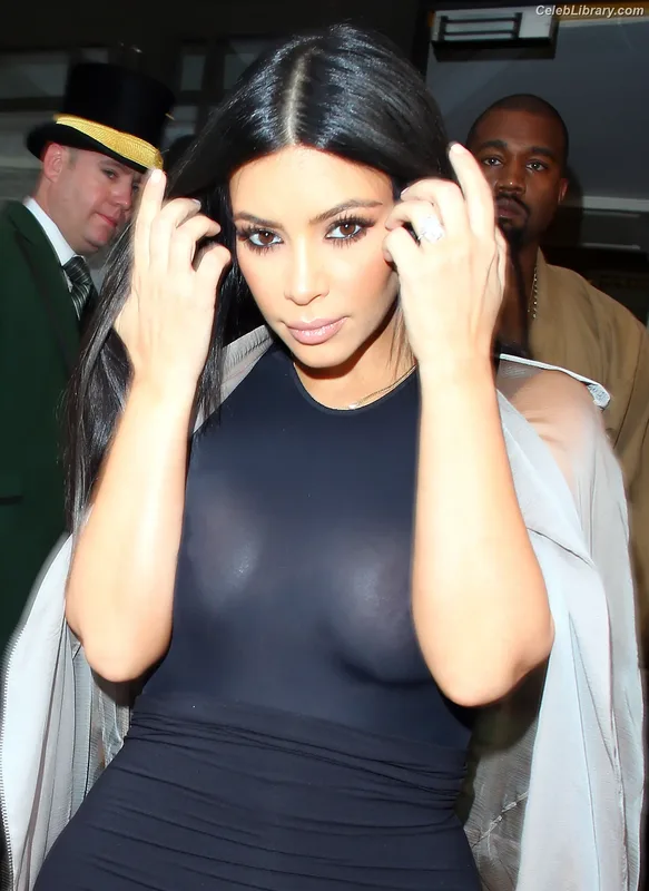 Kim Kardashian photo 7 of 4170