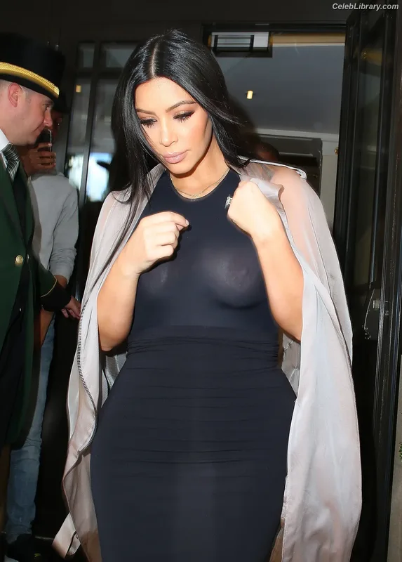 Kim Kardashian photo 8 of 4170