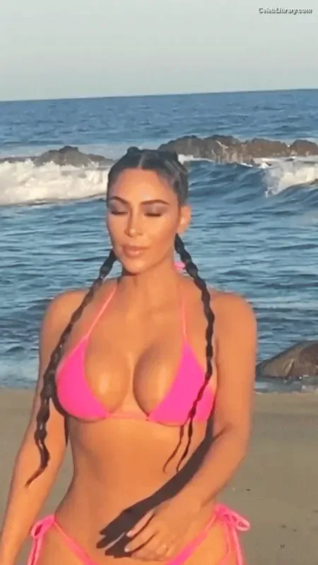 Kim Kardashian photo 24 of 4170