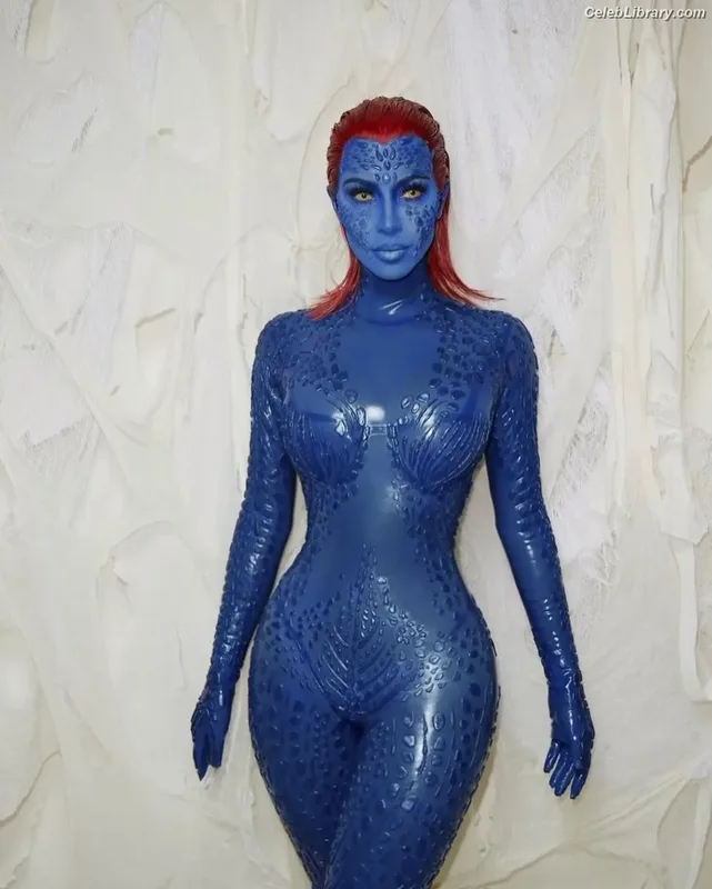 Kim Kardashian photo 11 of 4170
