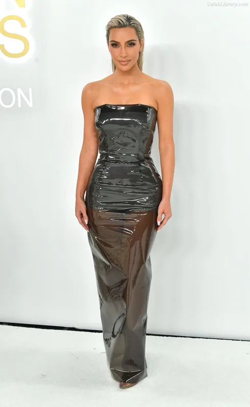 Kim Kardashian photo 6 of 4170