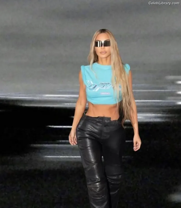 Kim Kardashian photo 1 of 4170