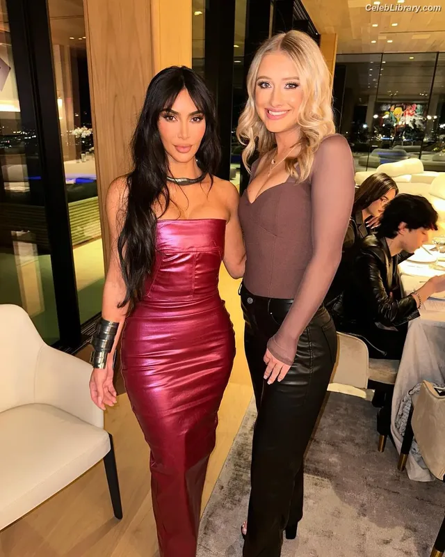 Kim Kardashian photo 3 of 4170