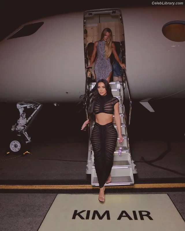 Kim Kardashian photo 8 of 4170