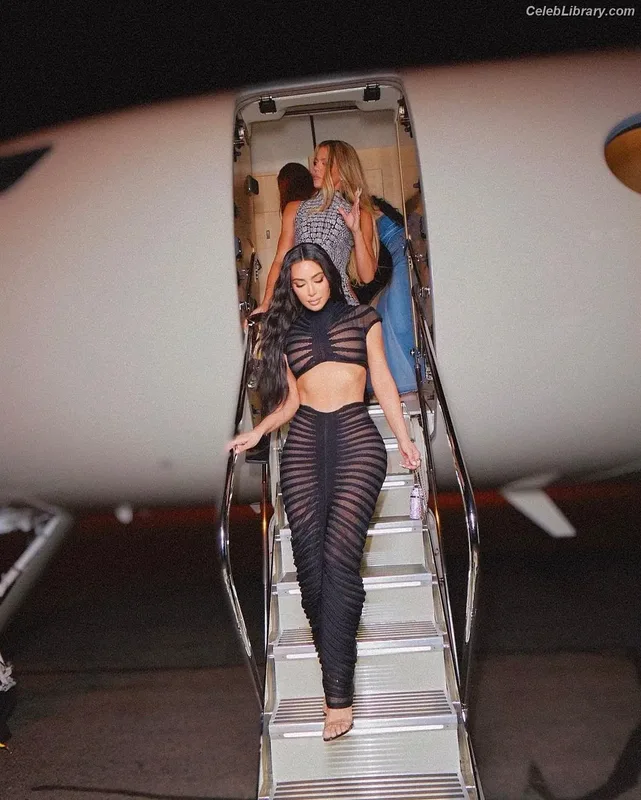 Kim Kardashian photo 13 of 4170