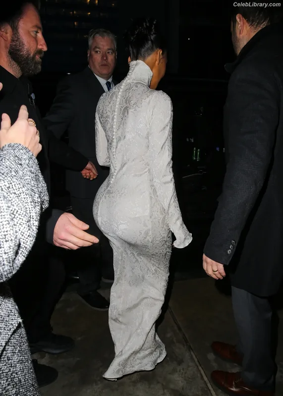 Kim Kardashian photo 6 of 4170