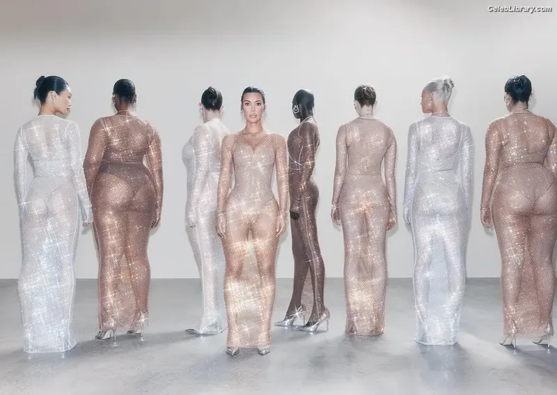 Kim Kardashian photo 22 of 4170