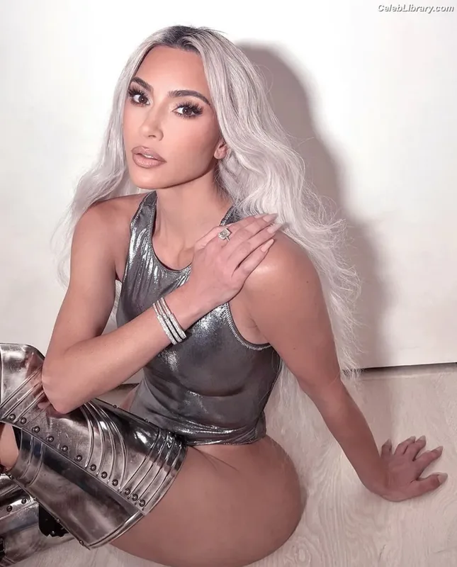 Kim Kardashian photo 7 of 4170