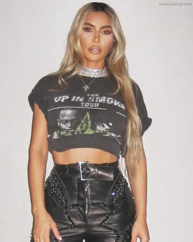 Kim Kardashian photo 17 of 4170