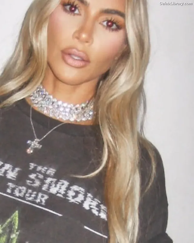 Kim Kardashian photo 2 of 4170
