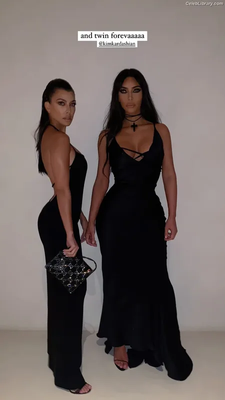 Kim Kardashian photo 12 of 4170