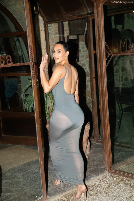 Kim Kardashian photo 20 of 4170
