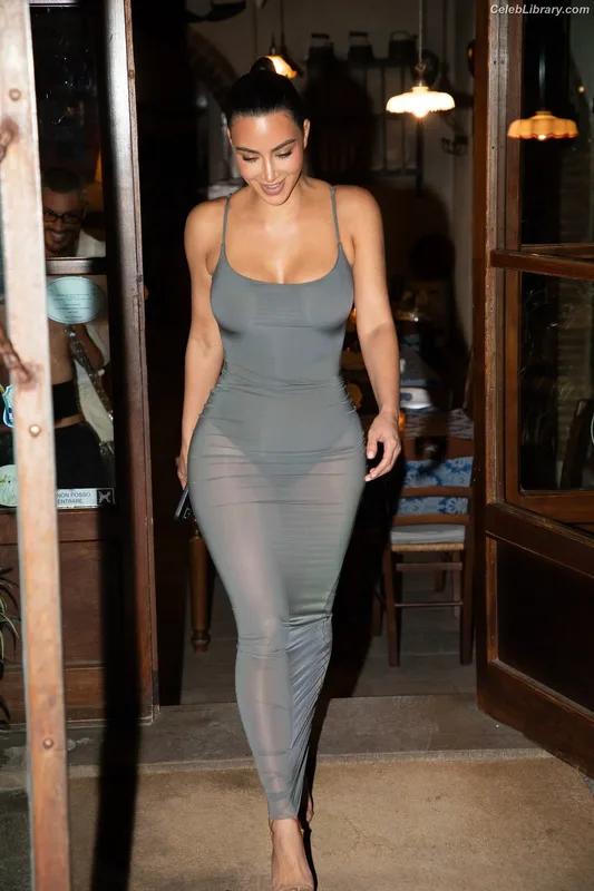 Kim Kardashian photo 3 of 4170