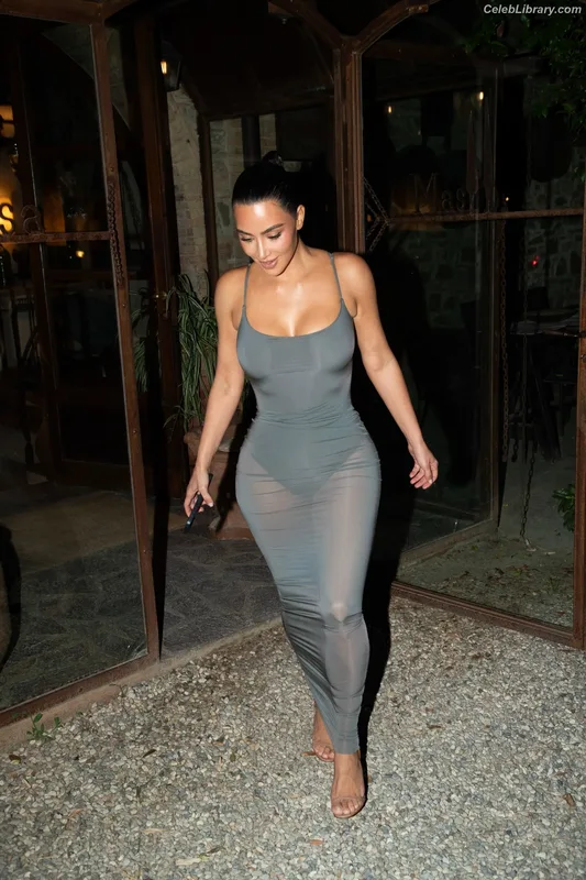 Kim Kardashian photo 4 of 4170
