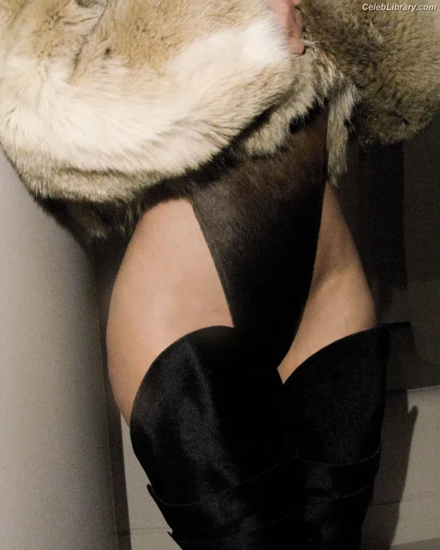 Kim Kardashian photo 10 of 4170