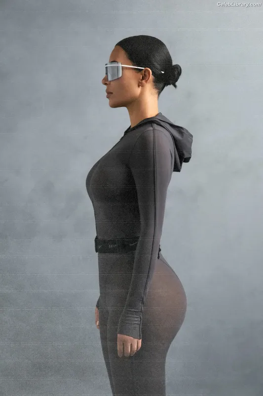 Kim Kardashian photo 15 of 4170