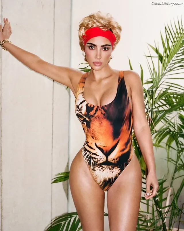 Kim Kardashian photo 9 of 4170