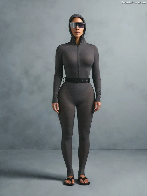 Kim Kardashian photo 13 of 4170