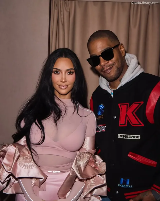 Kim Kardashian photo 9 of 4170