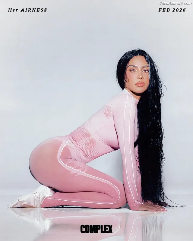 Kim Kardashian photo 10 of 4170