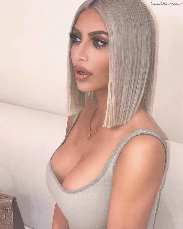 Kim Kardashian photo 4 of 4170