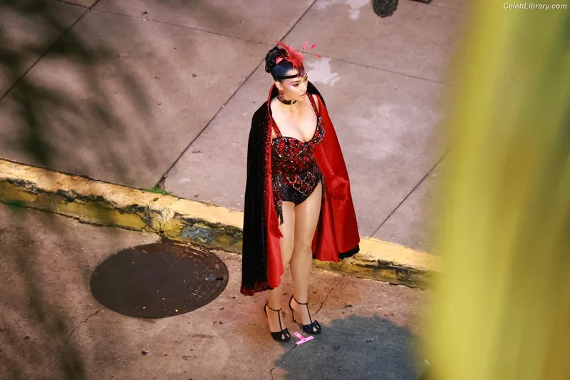 Kim Kardashian photo 24 of 4170