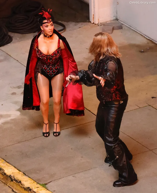 Kim Kardashian photo 21 of 4170