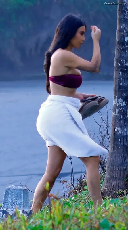 Kim Kardashian photo 14 of 4170