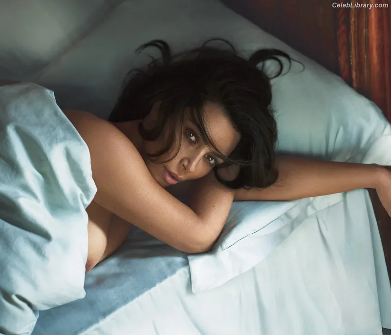 Kim Kardashian photo 23 of 4170