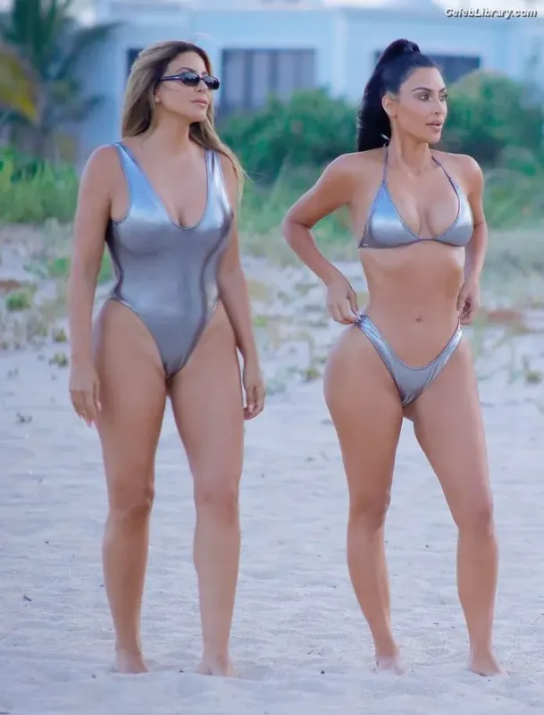 Kim Kardashian photo 4 of 4170