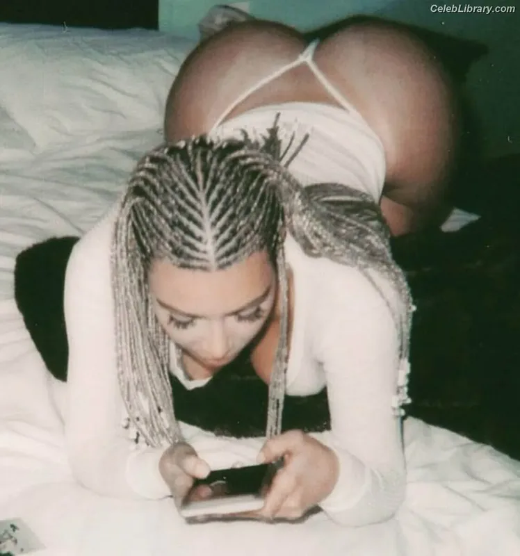 Kim Kardashian photo 10 of 4170