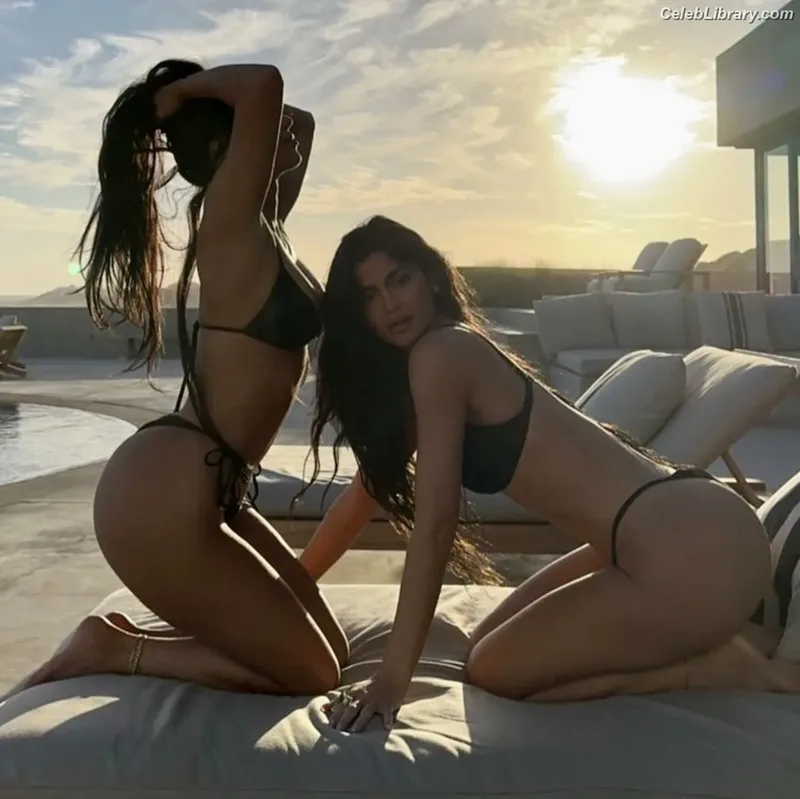 Kim Kardashian photo 19 of 4170