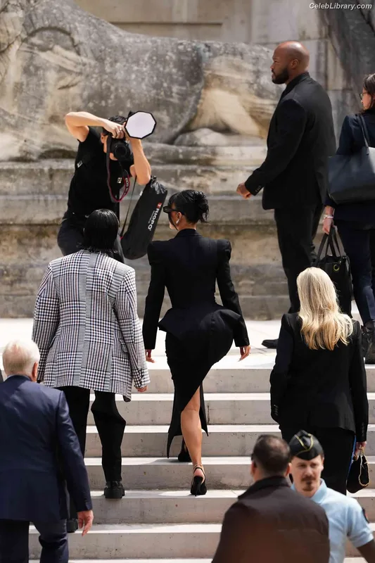 Kim Kardashian photo 4 of 4170