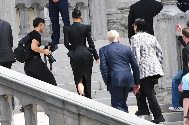Kim Kardashian photo 5 of 4170