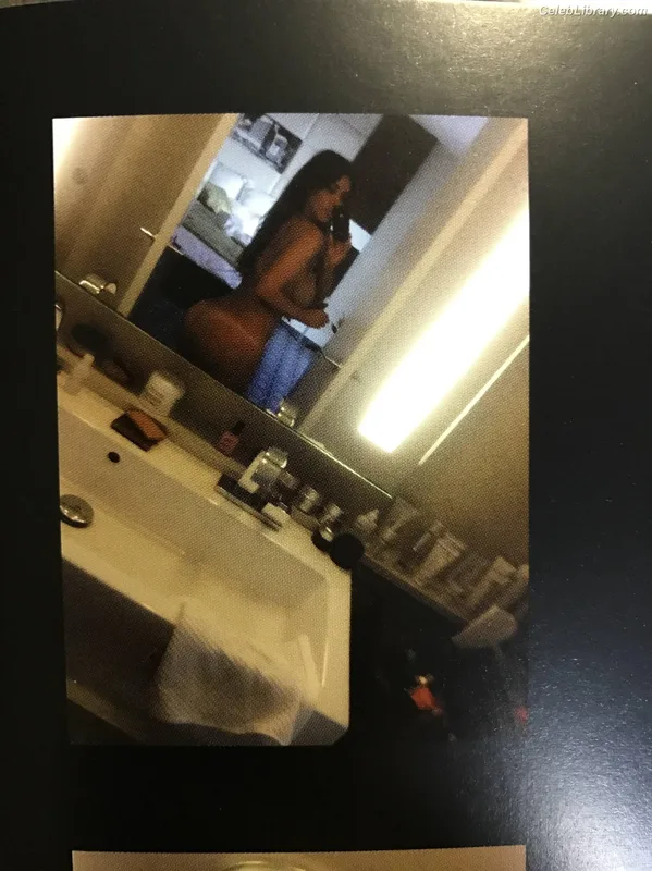 Kim Kardashian photo 19 of 4170