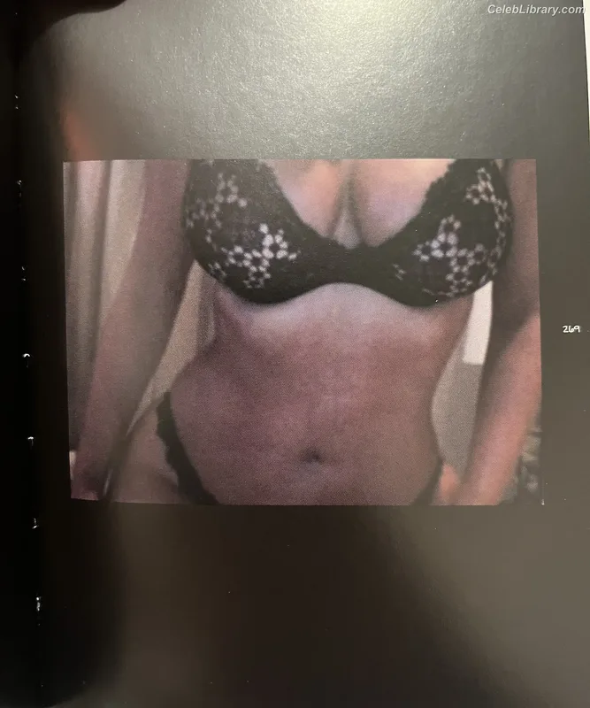 Kim Kardashian photo 15 of 4170