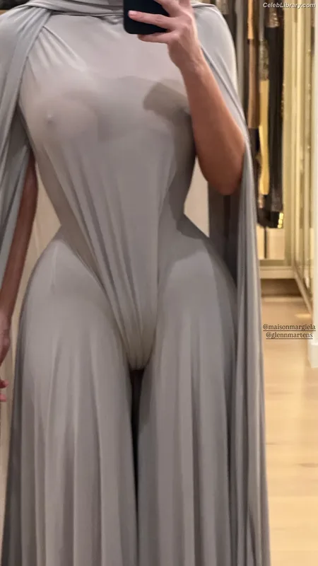Kim Kardashian photo 18 of 4170