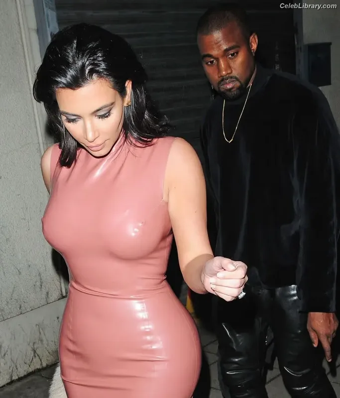 Kim Kardashian photo 23 of 4170