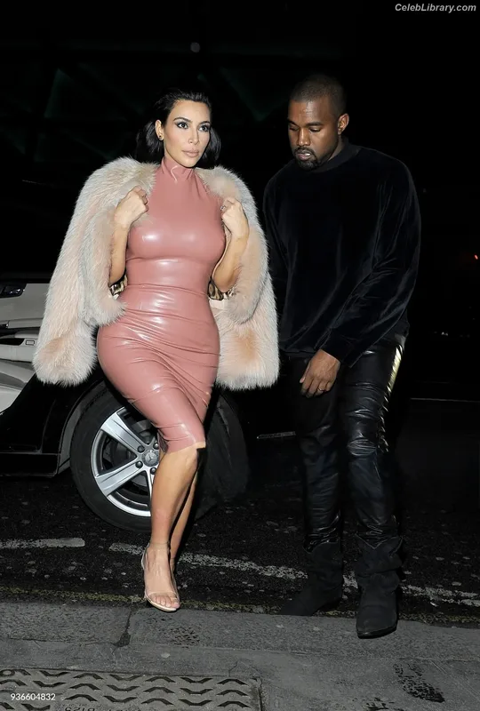 Kim Kardashian photo 3 of 4170