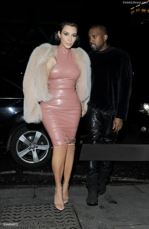 Kim Kardashian photo 4 of 4170