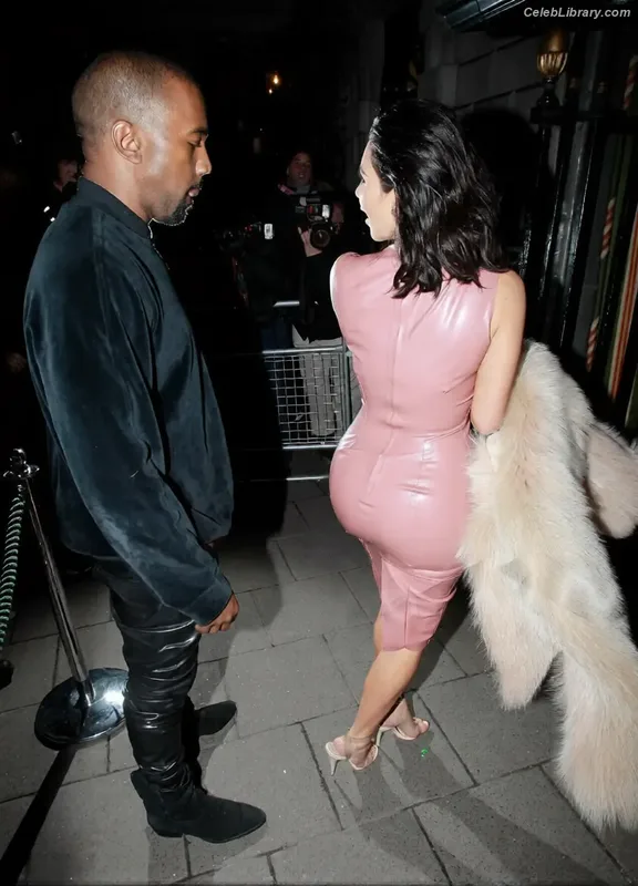 Kim Kardashian photo 5 of 4170