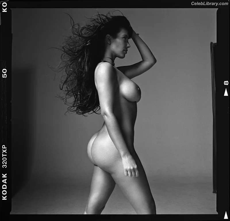 Kim Kardashian photo 1 of 4170