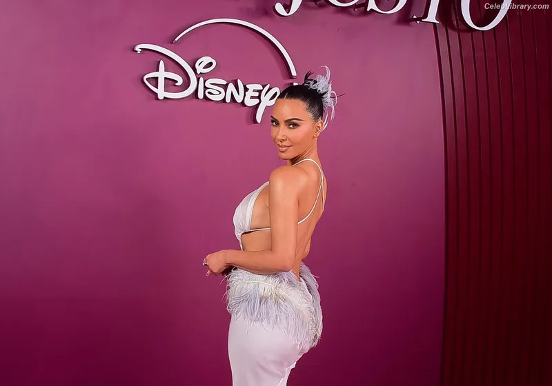 Kim Kardashian photo 10 of 4170