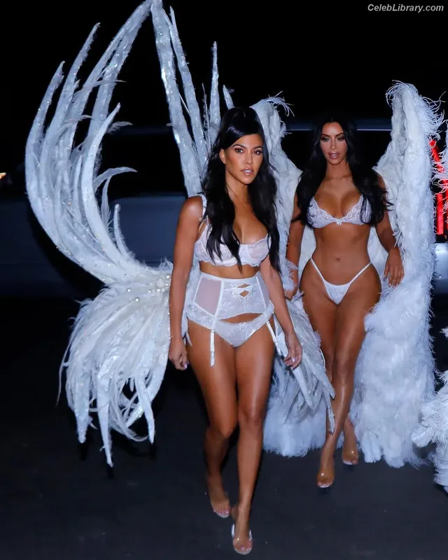 Kim Kardashian photo 16 of 4170